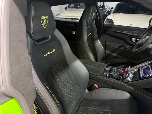 Used 2024 Lamborghini Urus Performante AWD/4WD image 56