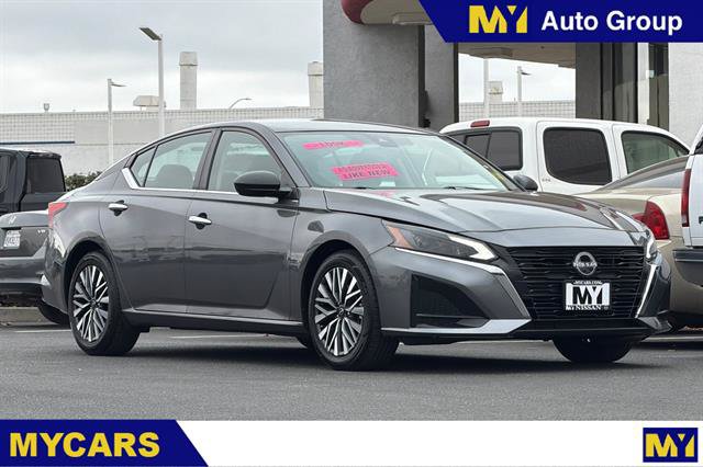 Used 2024 Nissan Altima 2.5 SV FWD image 1