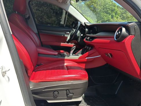 Used 2018 Alfa Romeo Stelvio Ti Lusso image 14