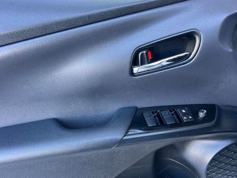 Used 2021 Toyota Prius LE FWD image 12