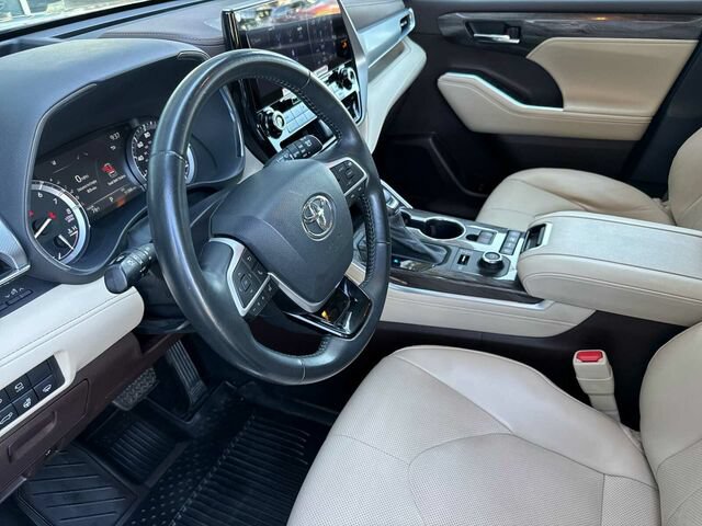 Used 2022 Toyota Highlander Platinum AWD/4WD image 10
