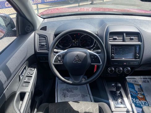 Used 2025 Mitsubishi Outlander Sport ES AWD/4WD image 19