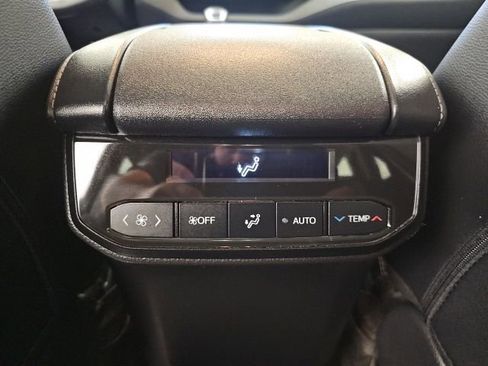 Used 2024 Toyota Highlander Limited AWD/4WD image 34