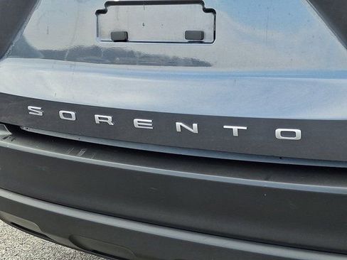 Used 2022 Kia Sorento LX image 34