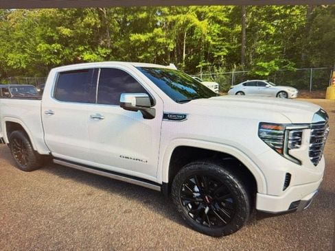 Used 2022 GMC Sierra 1500 Denali AWD/4WD image 1