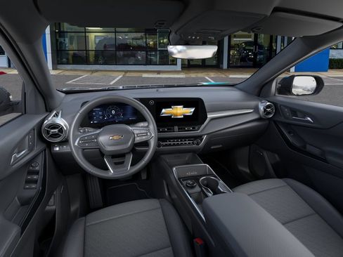 New 2026 Chevrolet Equinox LT w/ Convenience Package II FWD image 15
