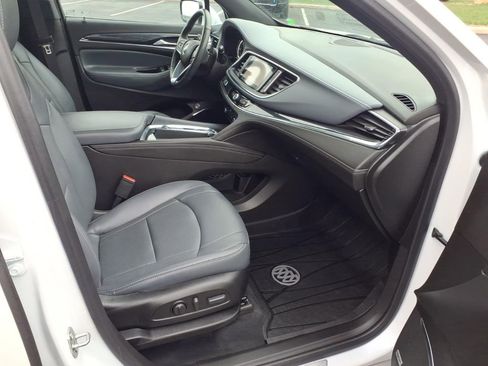 Used 2023 Buick Enclave Essence w/ Experience Buick Package AWD/4WD image 33