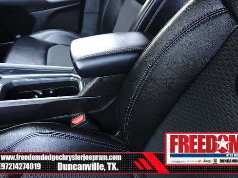 Used 2025 Jeep Compass Latitude AWD/4WD image 36