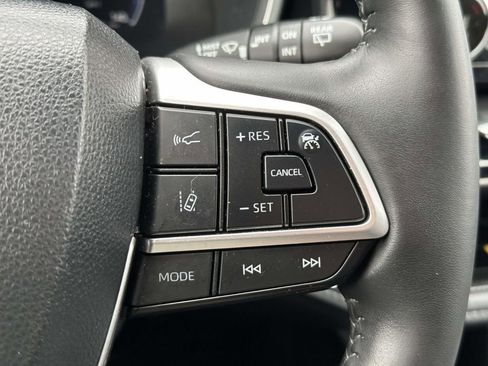 Used 2023 Toyota Highlander Limited image 26