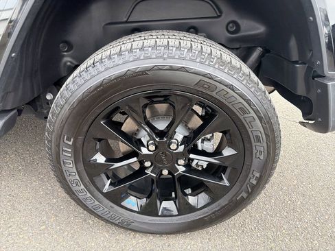 Used 2023 Jeep Wrangler Unlimited Sahara w/ Cold Weather Group image 32