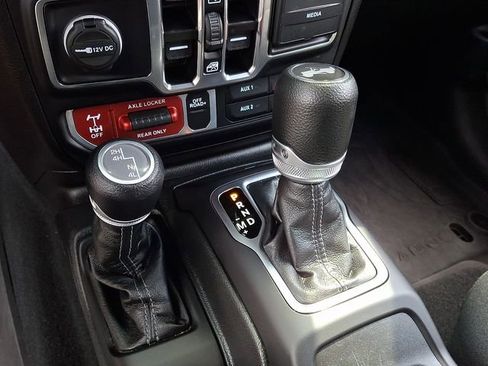 Used 2024 Jeep Wrangler Unlimited Sport AWD/4WD image 14