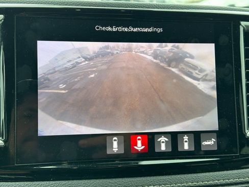 Used 2024 Chrysler Pacifica Limited FWD image 20