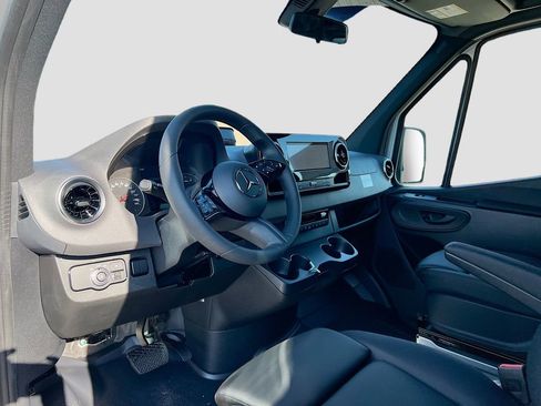 New 2025 Mercedes-Benz Sprinter 2500 image 10