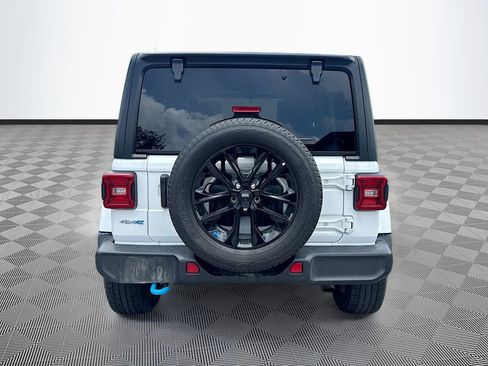 Used 2023 Jeep Wrangler Unlimited Sahara AWD/4WD image 7