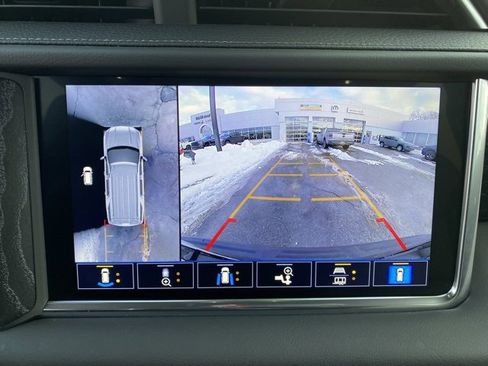 Used 2021 GMC Yukon Denali w/ Denali Premium Package image 25