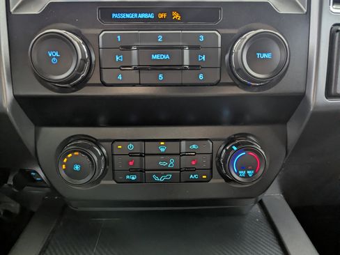 Used 2019 Ford F150 XLT w/ Equipment Group 302A Luxury AWD/4WD image 26