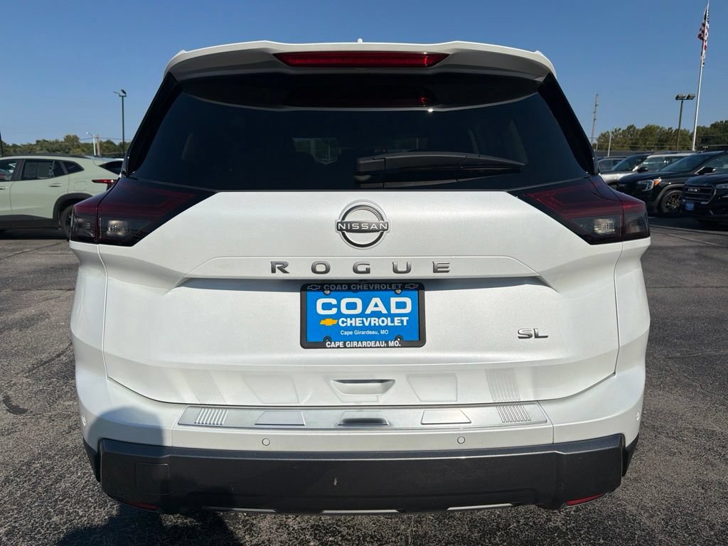 Used 2024 Nissan Rogue SL w/ SL Premium Package FWD image 4