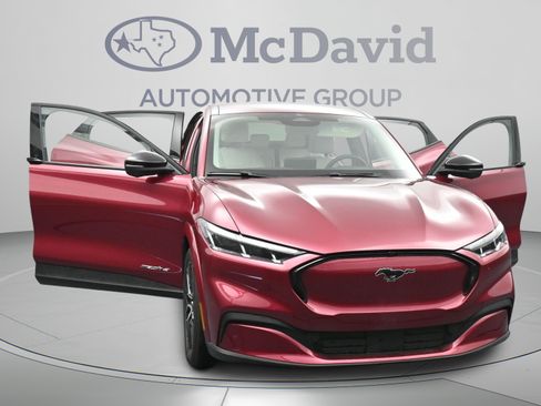 Used 2025 Ford Mustang Mach-E Premium RWD image 45