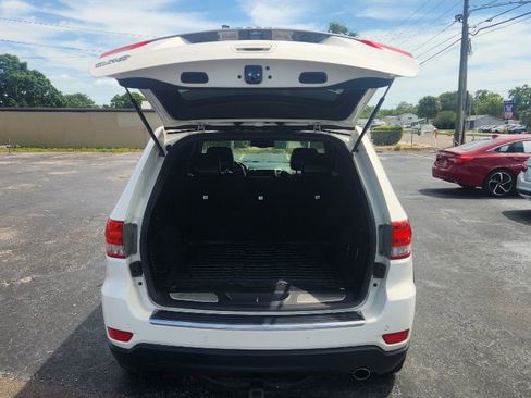 Used 2011 Jeep Grand Cherokee Limited AWD/4WD image 12