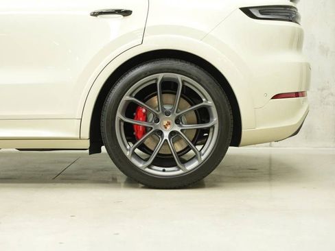 New 2026 Porsche Cayenne GTS AWD/4WD image 44