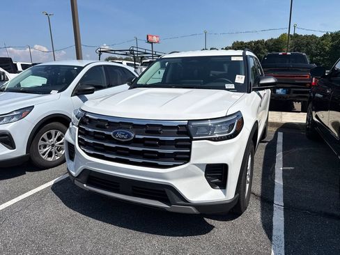 Used 2026 Ford Explorer Active RWD image 5
