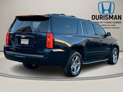 Used 2020 Chevrolet Suburban Premier image 3