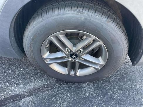 Used 2018 Hyundai Santa Fe Sport w/ 2.4L Value Package 02 FWD image 7