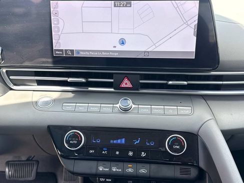 Used 2024 Hyundai Elantra SEL FWD image 30