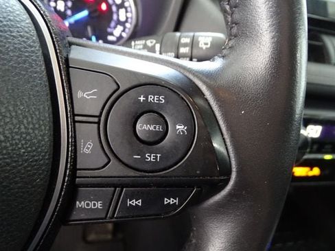 Used 2021 Toyota RAV4 XLE w/ Convenience Package AWD/4WD image 8