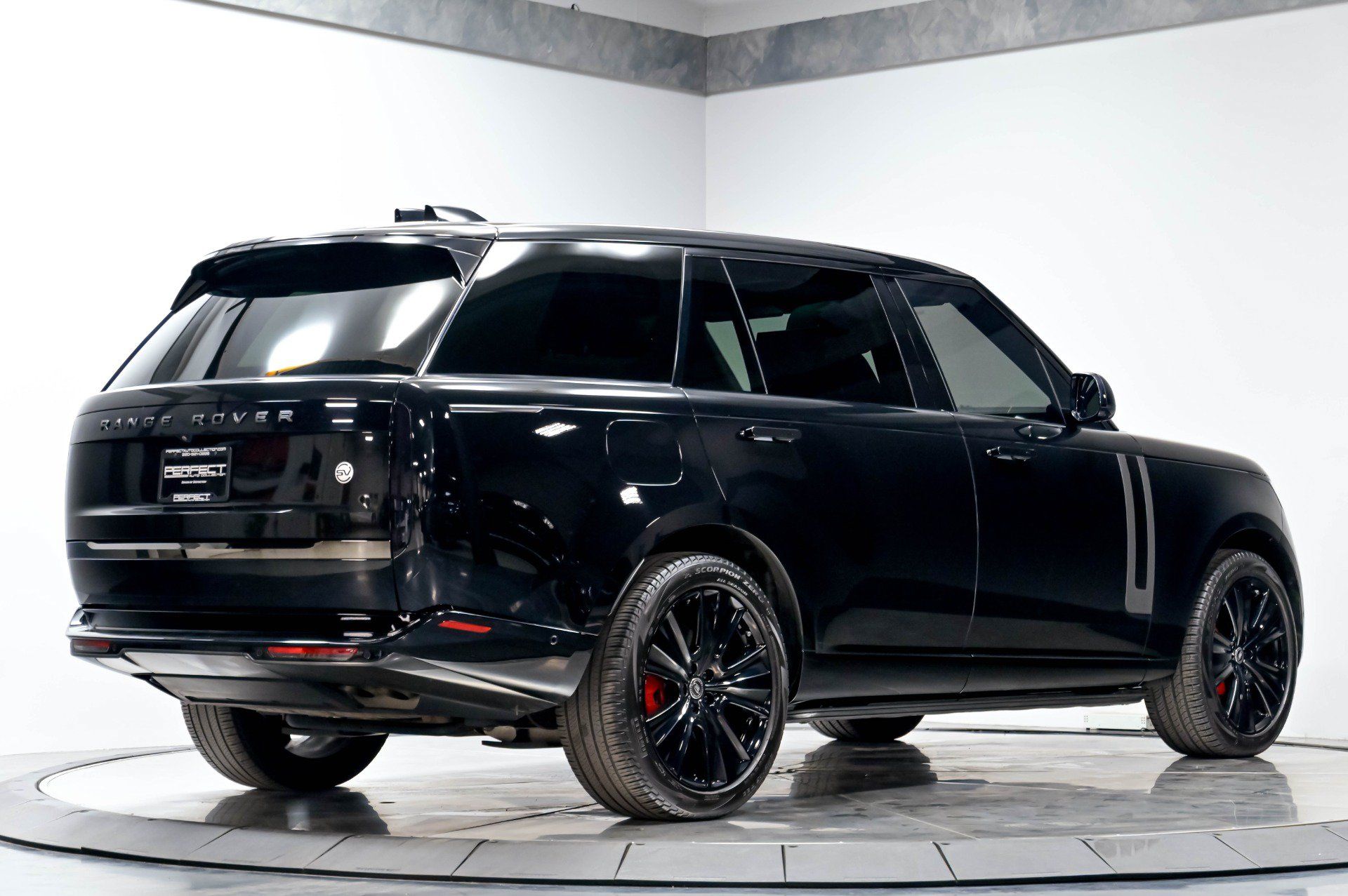 Used 2023 Land Rover Range Rover LWB SV Autobiography AWD/4WD image 18
