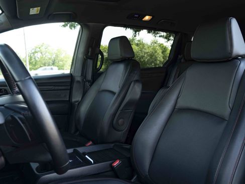 Used 2025 Honda Odyssey Sport-L image 17