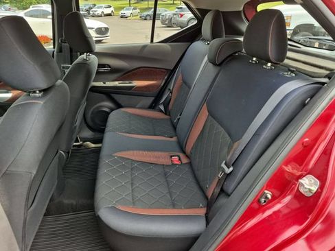 Used 2019 Nissan Kicks FWD image 25