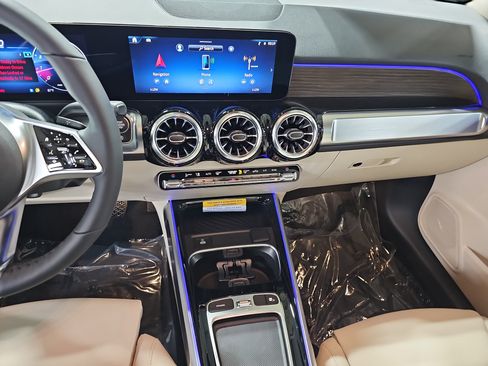 New 2026 Mercedes-Benz GLB 250 image 21
