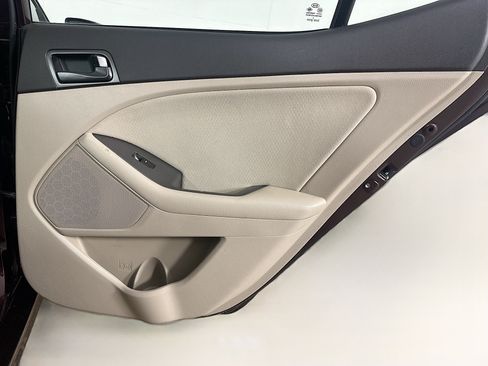 Used 2015 Kia Optima LX FWD image 27