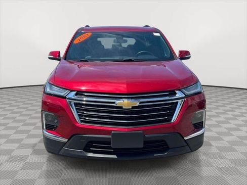 Used 2023 Chevrolet Traverse LT AWD/4WD image 2
