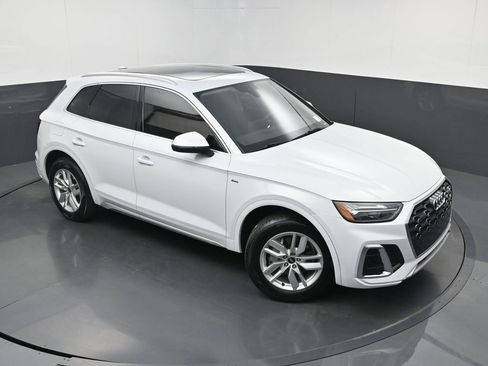 Used 2023 Audi Q5 2.0T Premium w/ Convenience Package AWD/4WD image 32