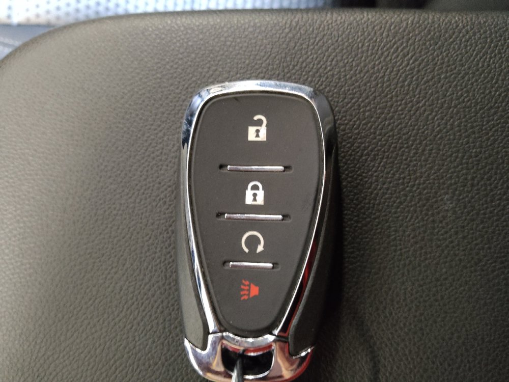 Used 2025 Chevrolet Trax LT w/ LT Convenience Package FWD image 32