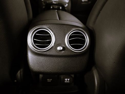 Used 2018 Mercedes-Benz E 300 4MATIC image 36