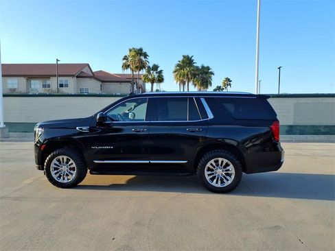 Used 2021 GMC Yukon SLT image 3