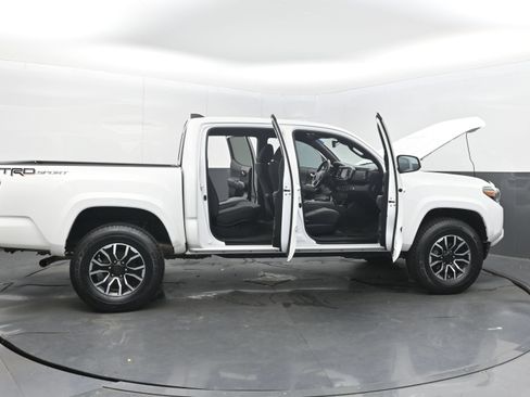 Used 2020 Toyota Tacoma TRD Sport w/ Technology Package RWD image 36