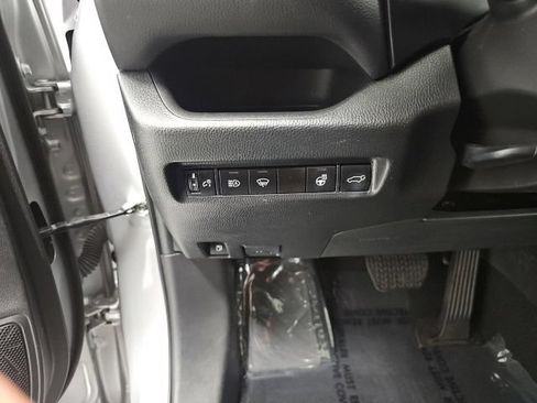 Used 2022 Toyota RAV4 XLE Premium AWD/4WD image 18