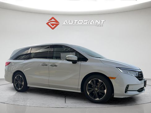 Used 2023 Honda Odyssey Elite image 14