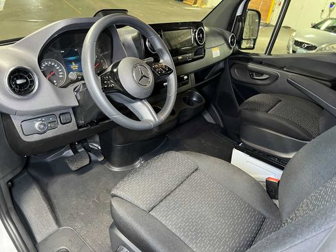 Used 2026 Mercedes-Benz Sprinter 2500 image 25