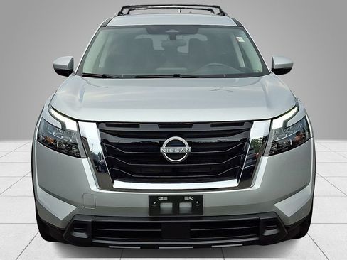 Used 2024 Nissan Pathfinder SV AWD/4WD image 3