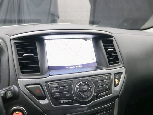 Used 2020 Nissan Pathfinder SL image 27