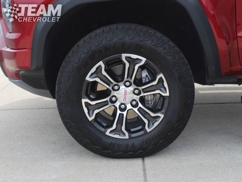 Used 2025 GMC Canyon AT4 w/ Technology Plus Package AWD/4WD image 31