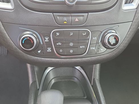 Used 2024 Chevrolet Malibu LT image 21