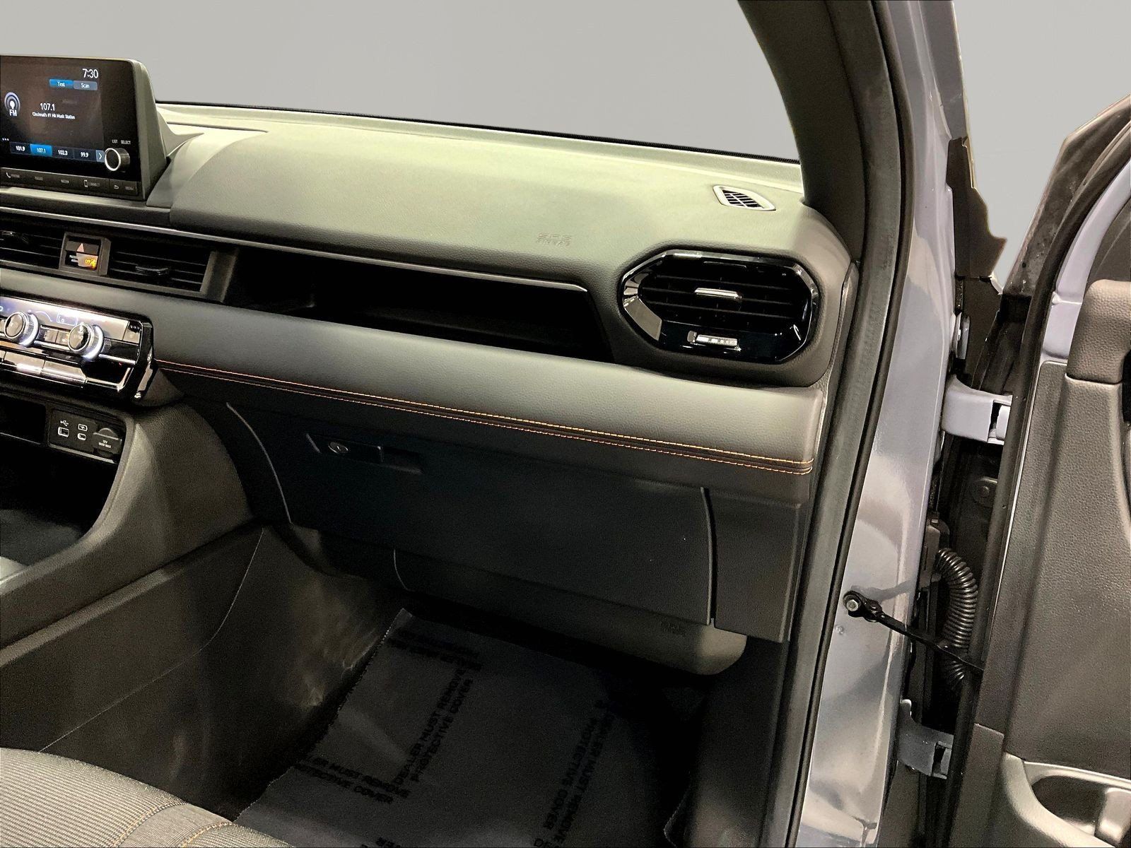 Used 2025 Honda Pilot Sport image 27