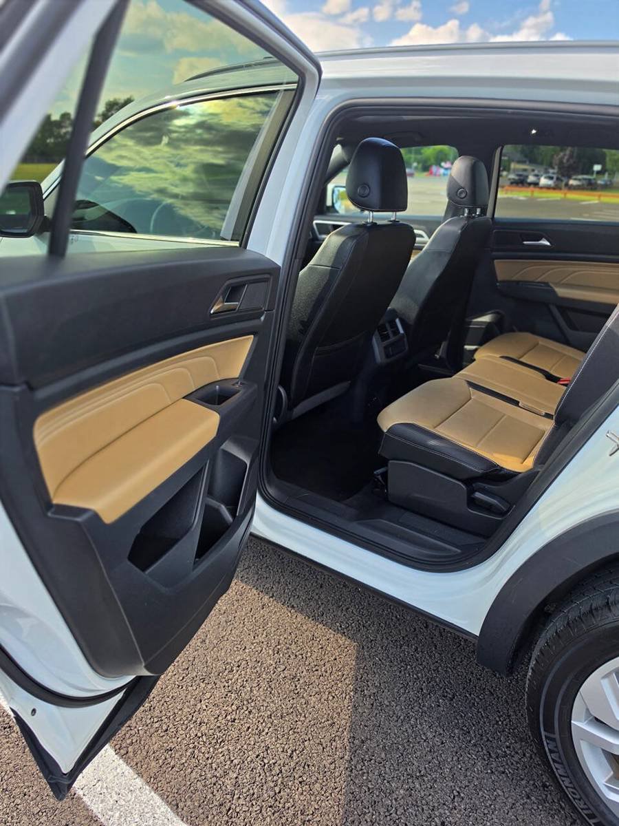 Used 2021 Volkswagen Atlas Cross Sport SEL AWD/4WD image 8