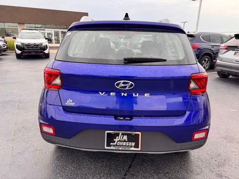 Used 2022 Hyundai Venue SEL FWD image 4